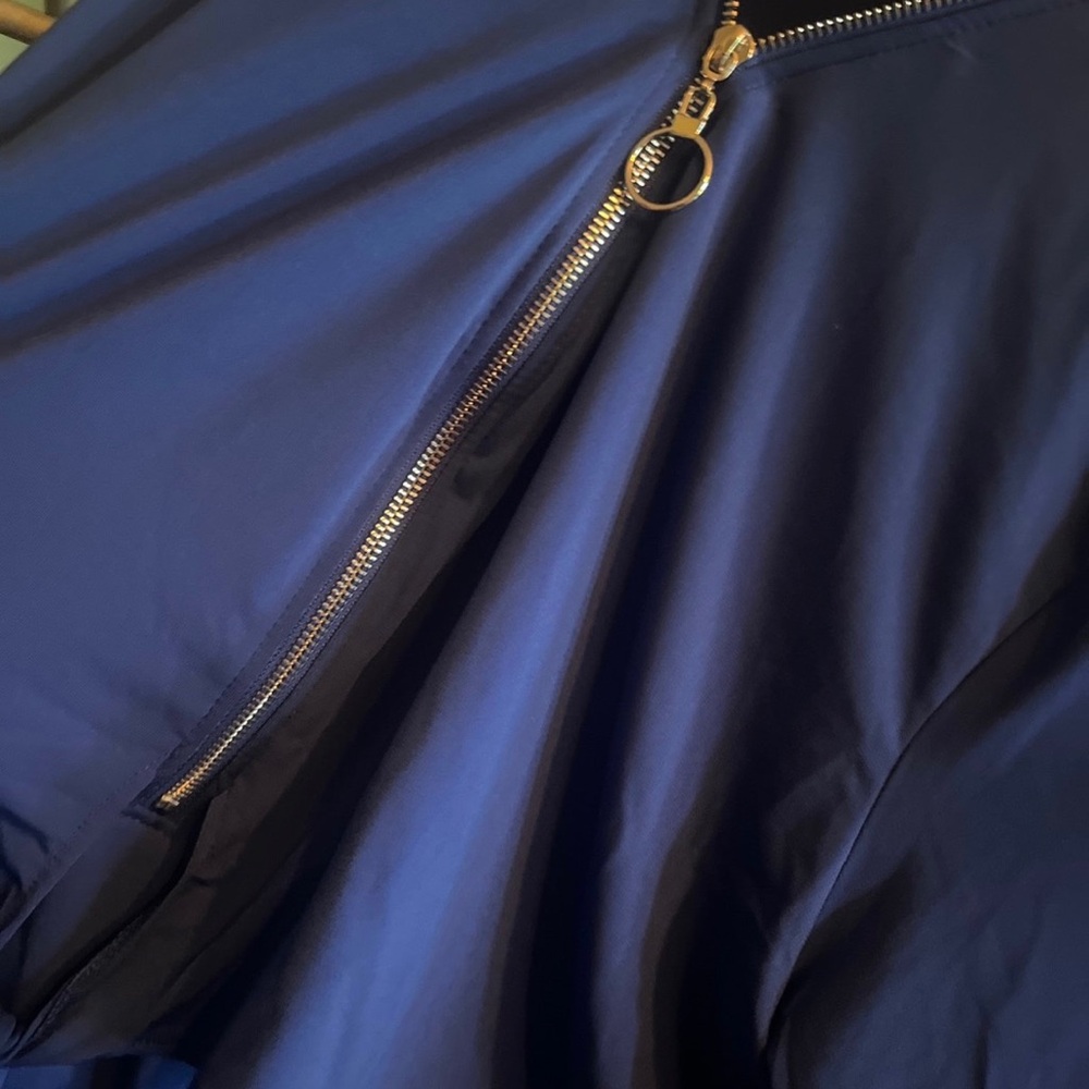 Avenue NWT blue top - Picture 2 of 3